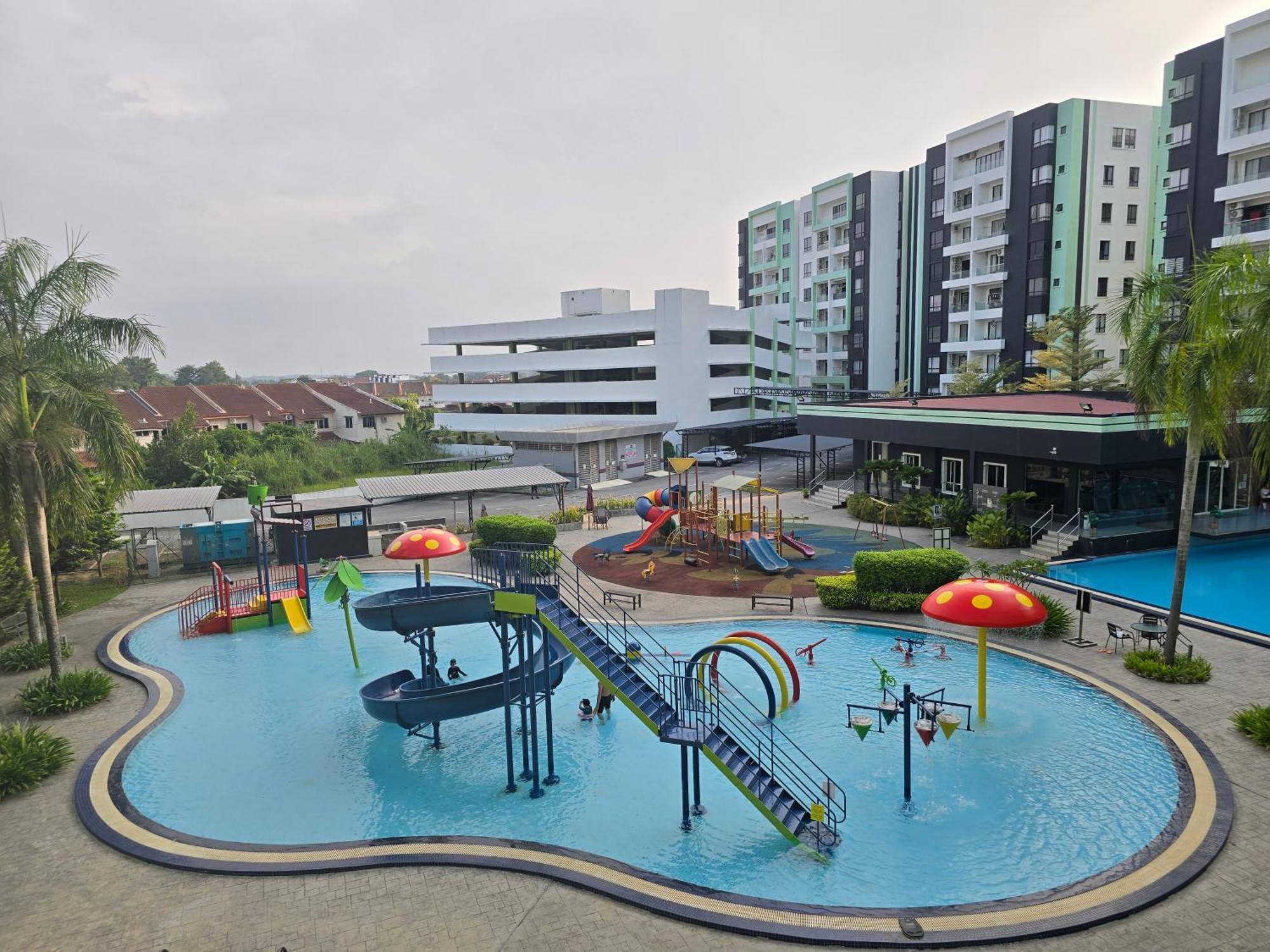 Manhattan Condomium Water Park Land @ Ipoh