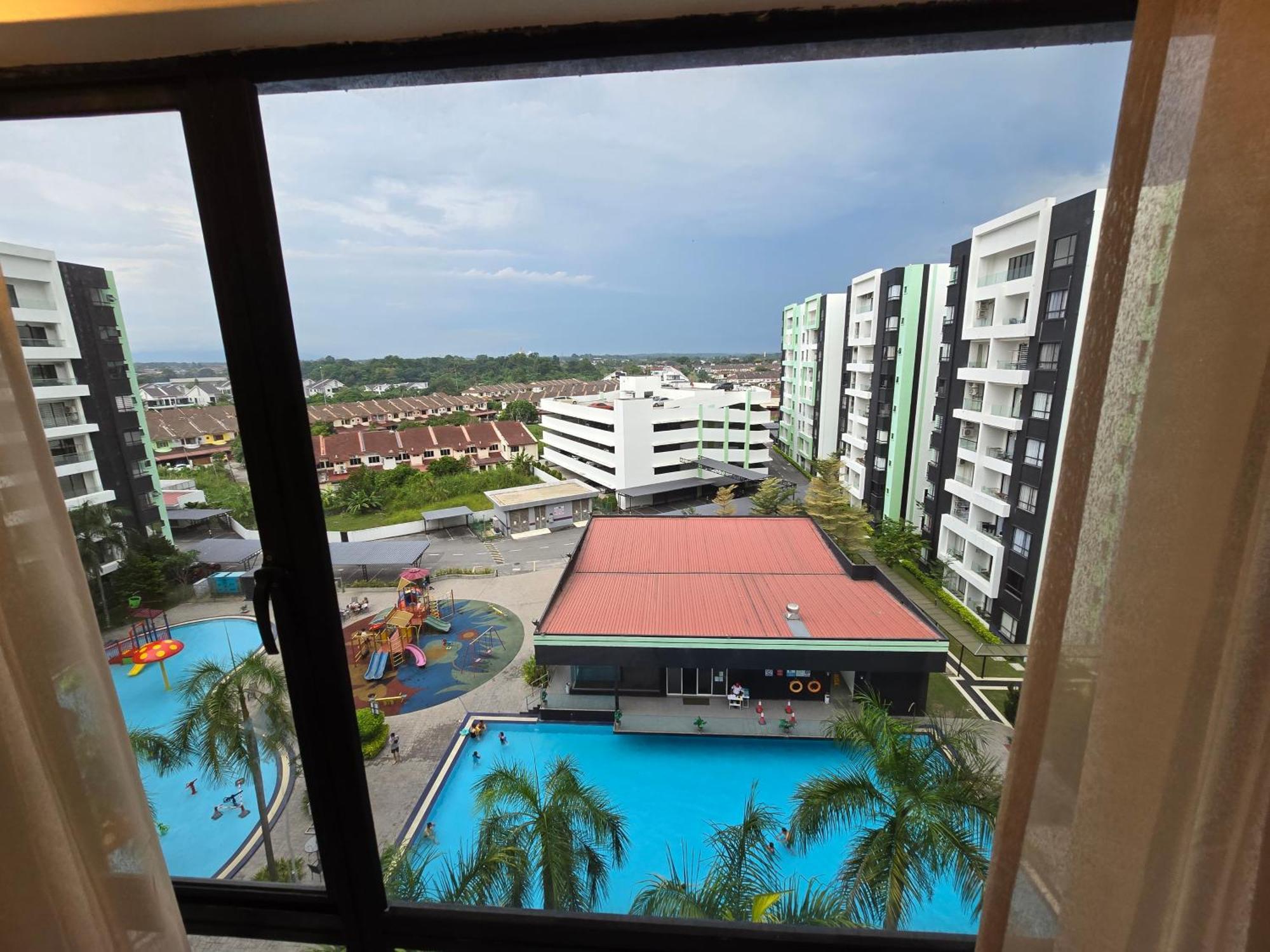 Apartment Manhattan Condomium Water Park Land @ Ipoh