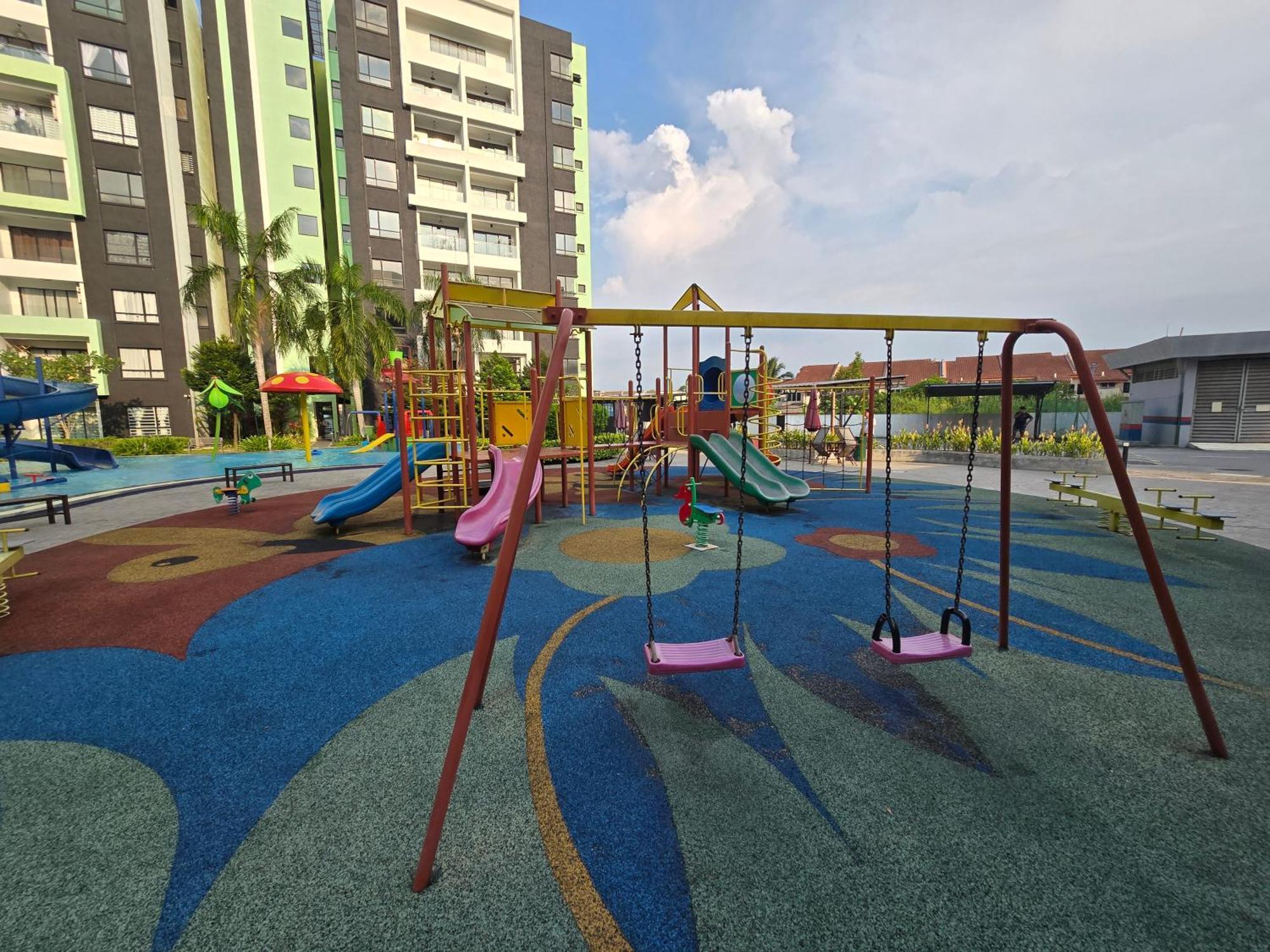 Manhattan Condomium Water Park Land @ * Ipoh