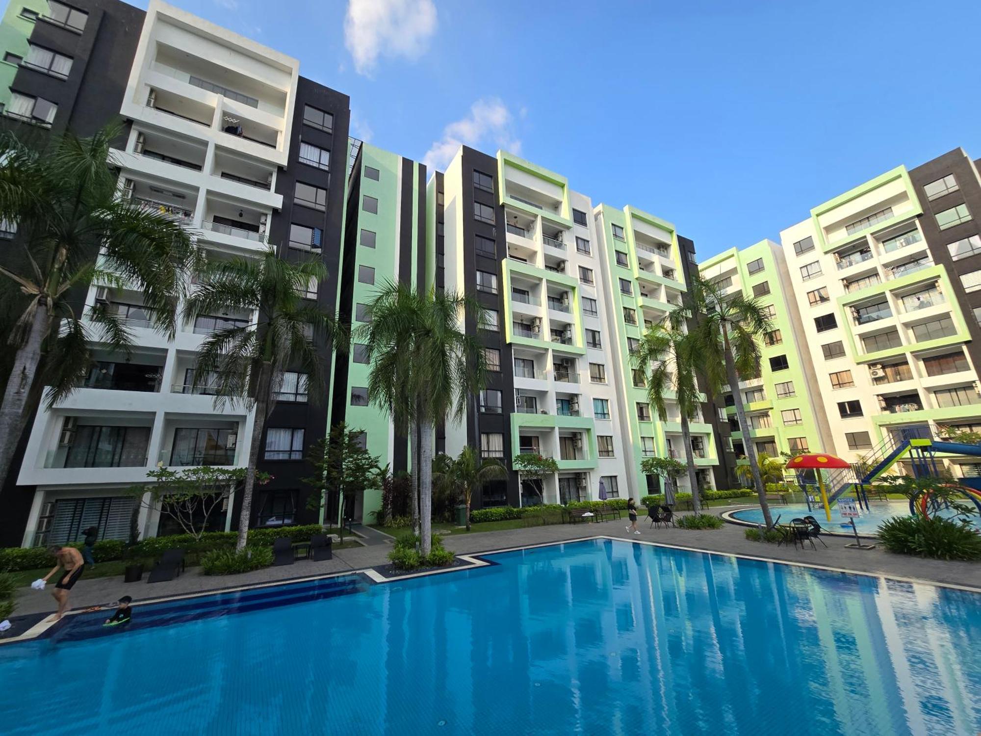 Apartment Manhattan Condomium Water Park Land @
