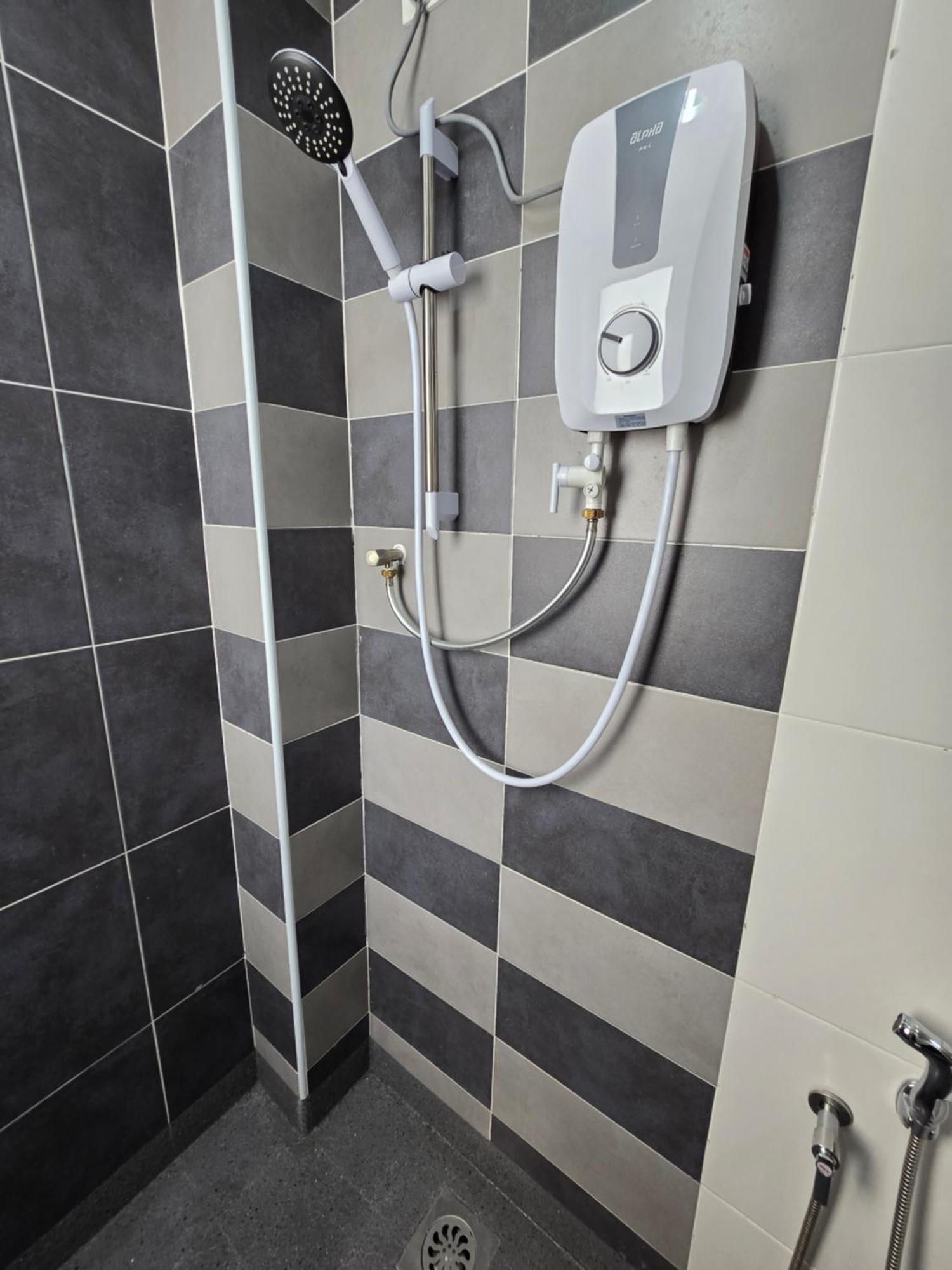 Apartment Manhattan Condomium Water Park Land @ *