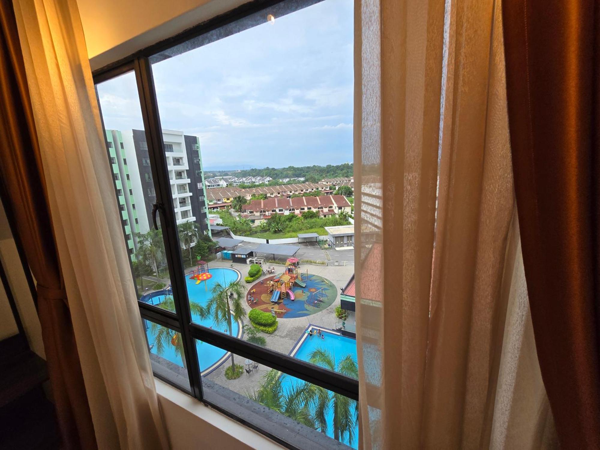 Manhattan Condomium Water Park Land @ * Ipoh