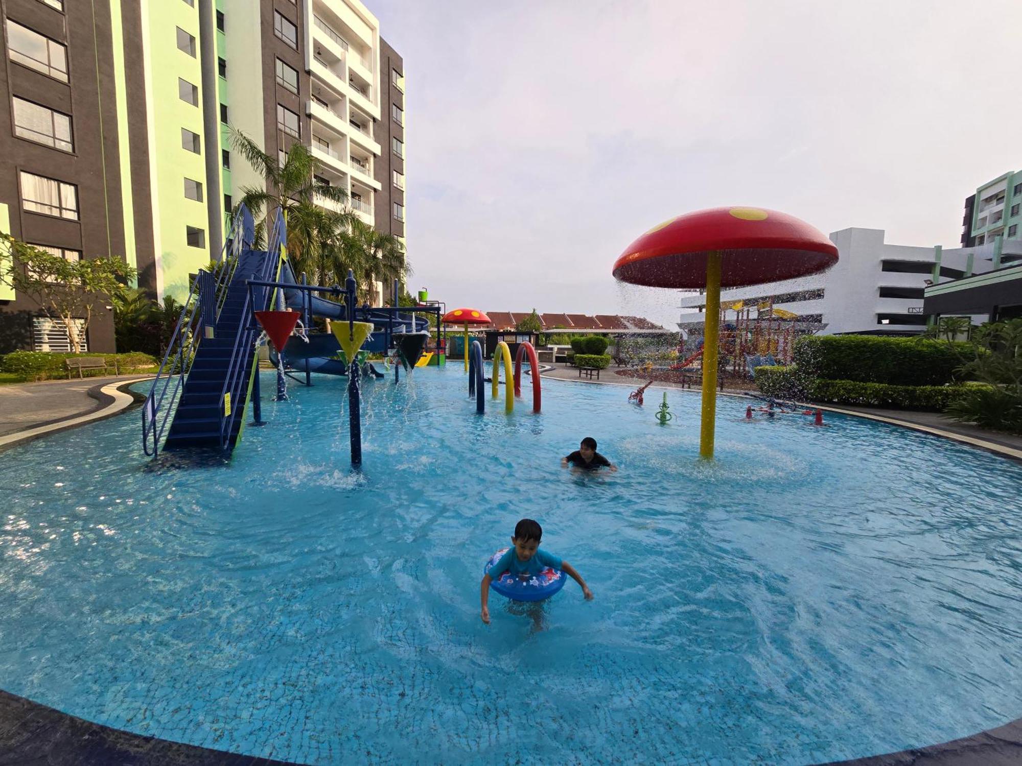 Manhattan Condomium Water Park Land @ Ipoh