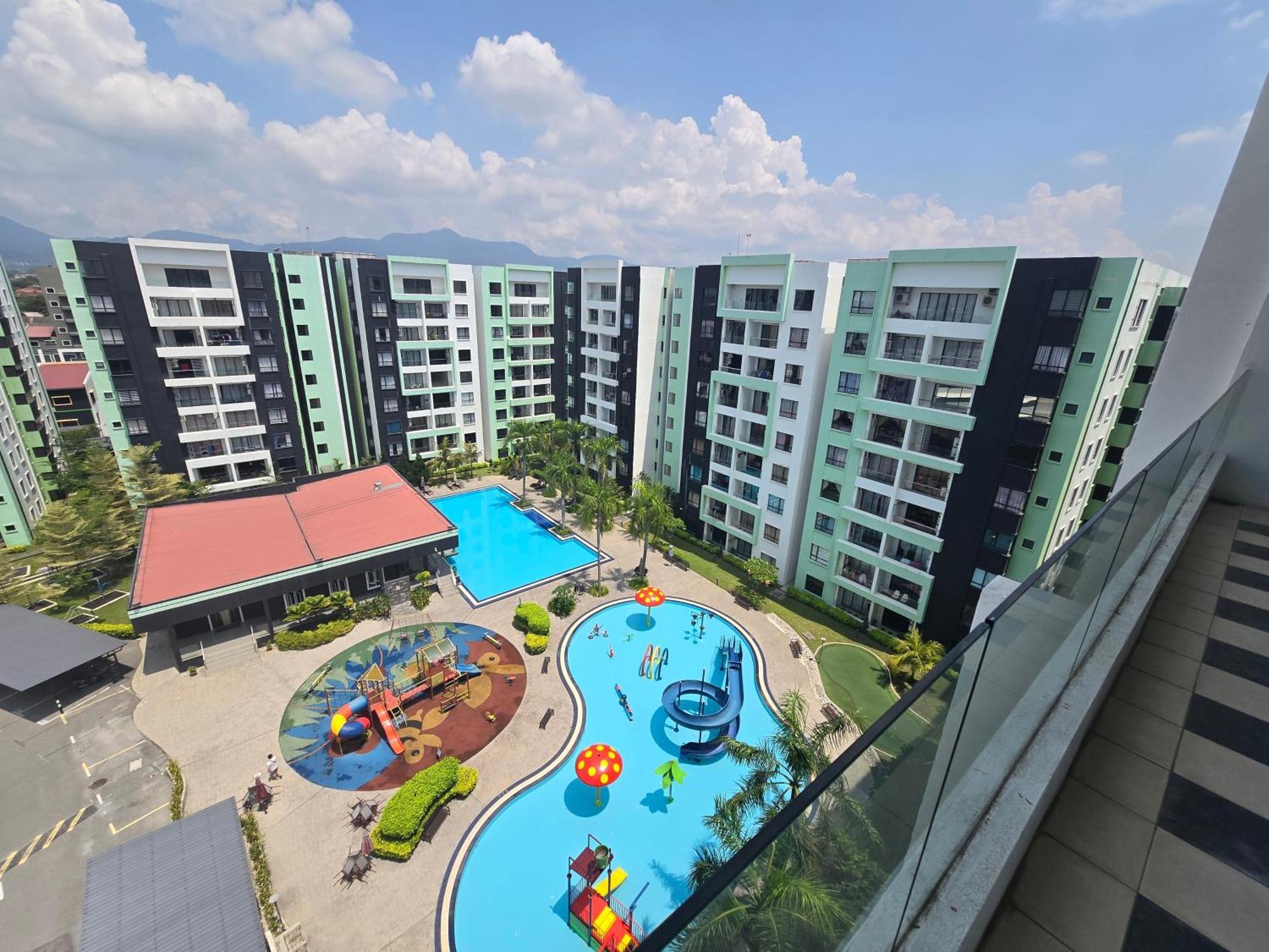 Manhattan Condomium Water Park Land @ Apartment *