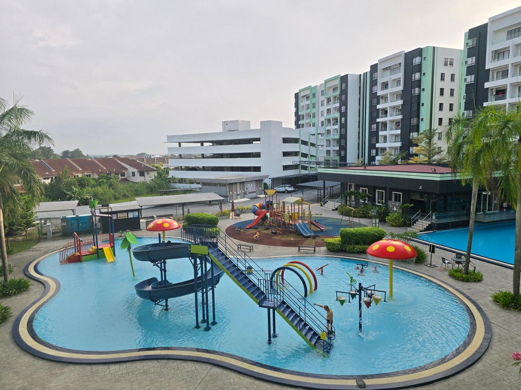 Apartment Manhattan Condomium Water Park Land @