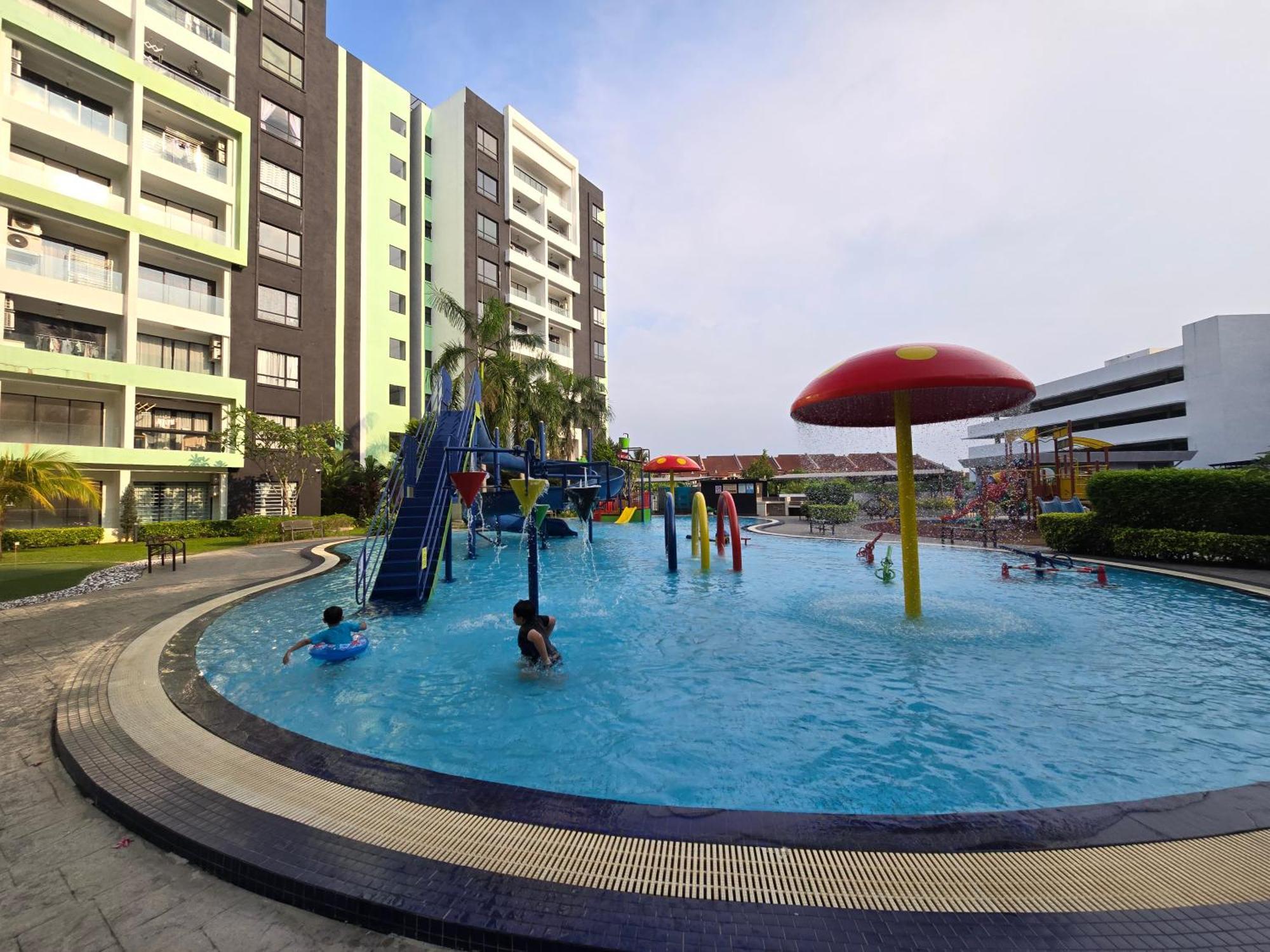 Manhattan Condomium Water Park Land @ * Ipoh